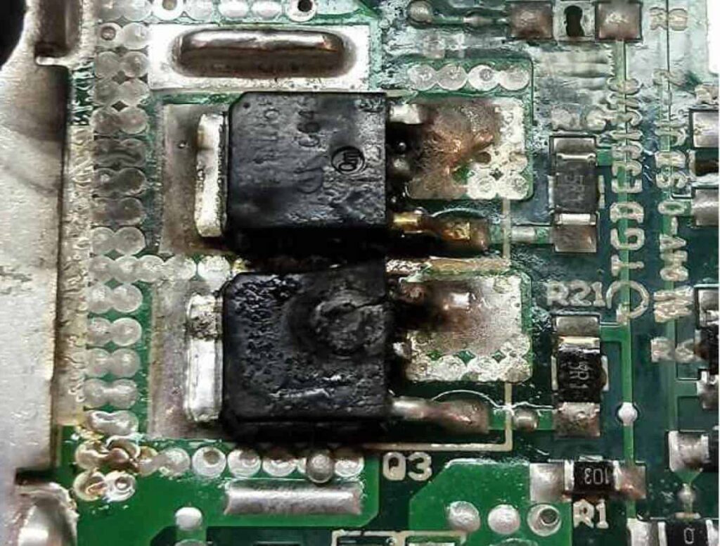 Can a faulty power supply harm the motherboard